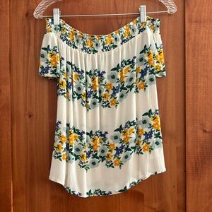 Off the shoulder top (crepe fabric) size s